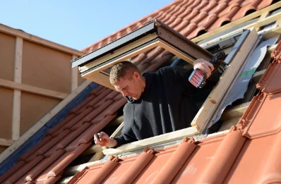 Pose de fenêtres de toit Velux à Onville